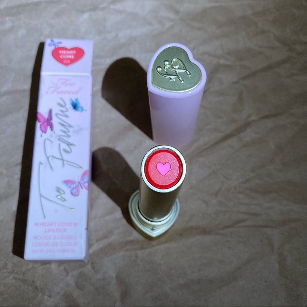 Too faced lipstick